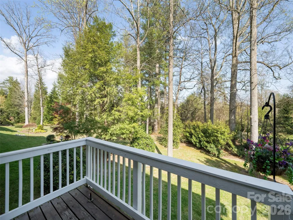 83 Towne Place Drive Hendersonville, NC 28792