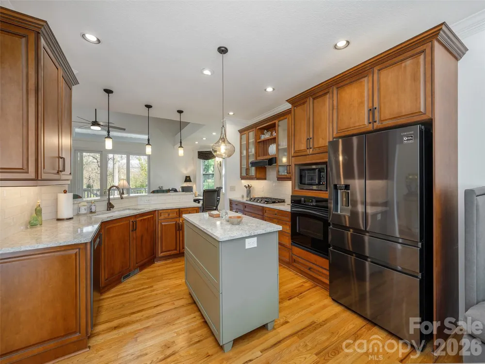 83 Towne Place Drive Hendersonville, NC 28792