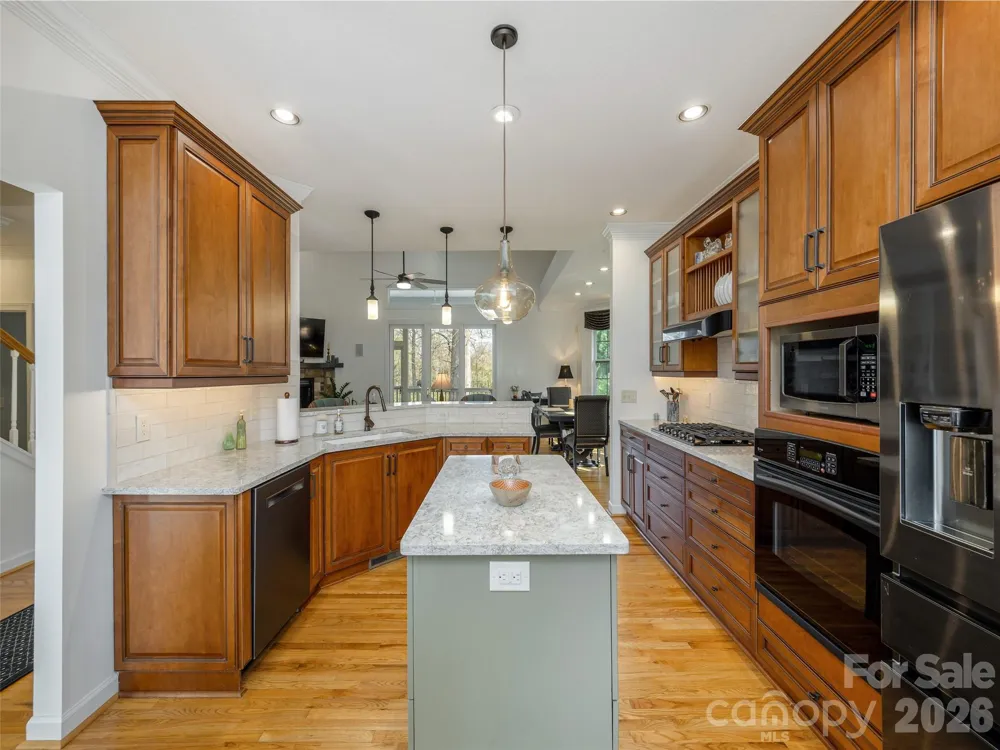 83 Towne Place Drive Hendersonville, NC 28792
