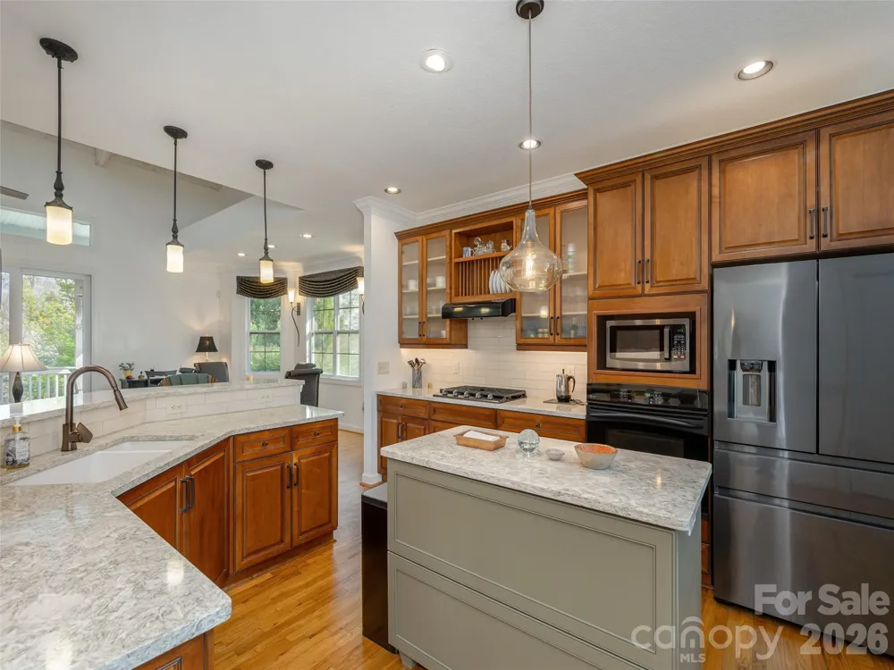 83 Towne Place Drive Hendersonville, NC 28792