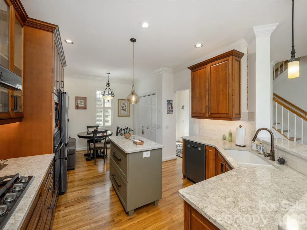 83 Towne Place Drive Hendersonville, NC 28792