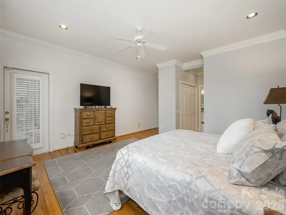 83 Towne Place Drive Hendersonville, NC 28792