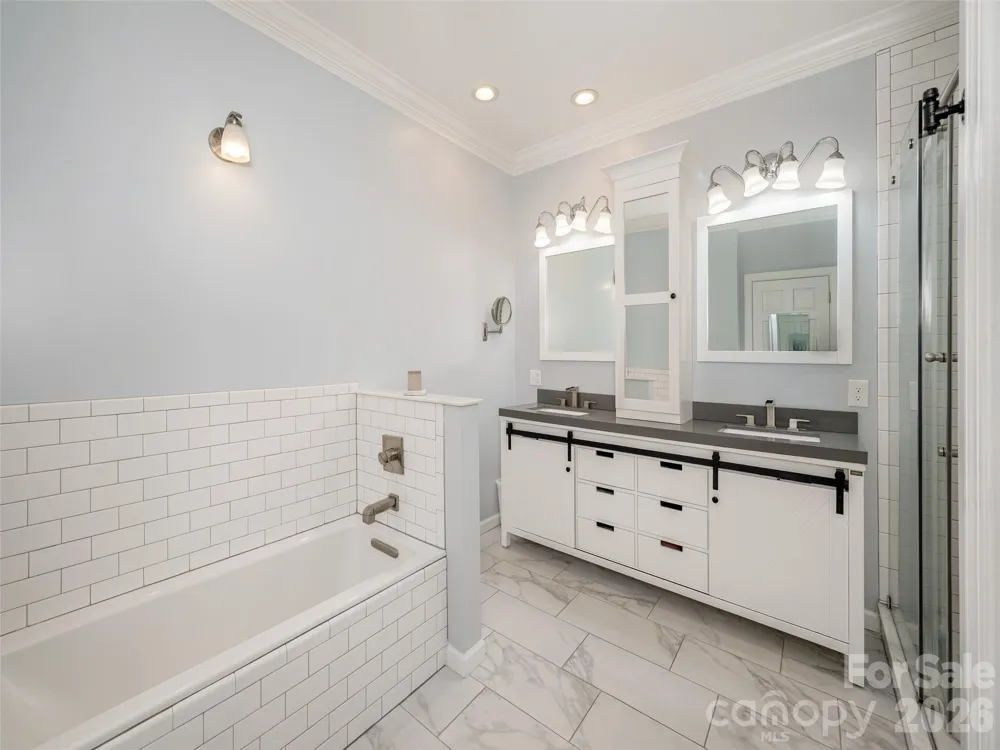 83 Towne Place Drive Hendersonville, NC 28792