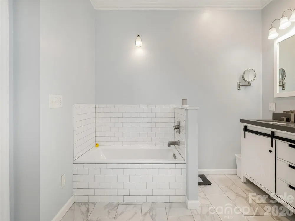 83 Towne Place Drive Hendersonville, NC 28792
