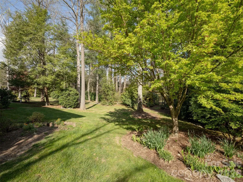 83 Towne Place Drive Hendersonville, NC 28792