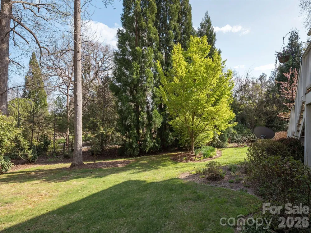 83 Towne Place Drive Hendersonville, NC 28792