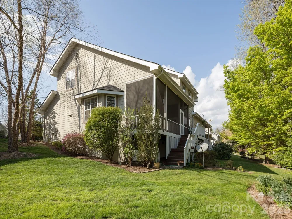 83 Towne Place Drive Hendersonville, NC 28792
