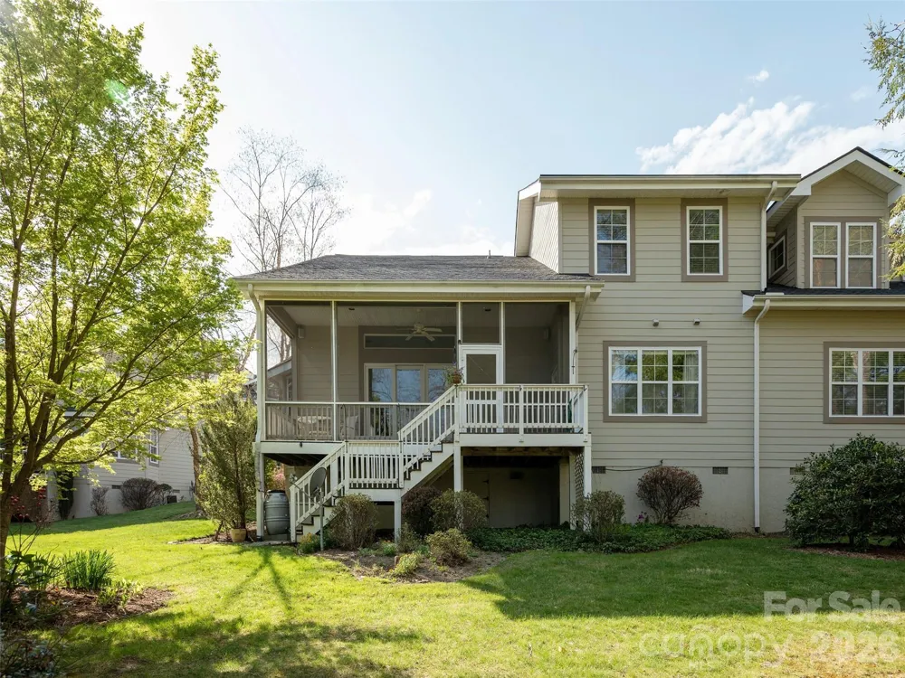 83 Towne Place Drive Hendersonville, NC 28792