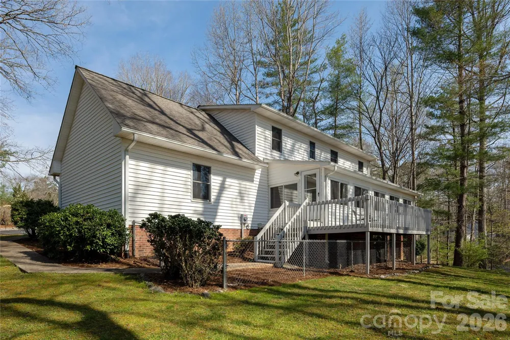 9 Justin Drive Etowah, NC 28729