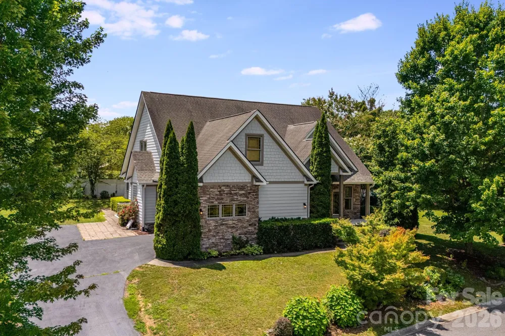 4 AMARETTO DRIVE Candler, NC 28715