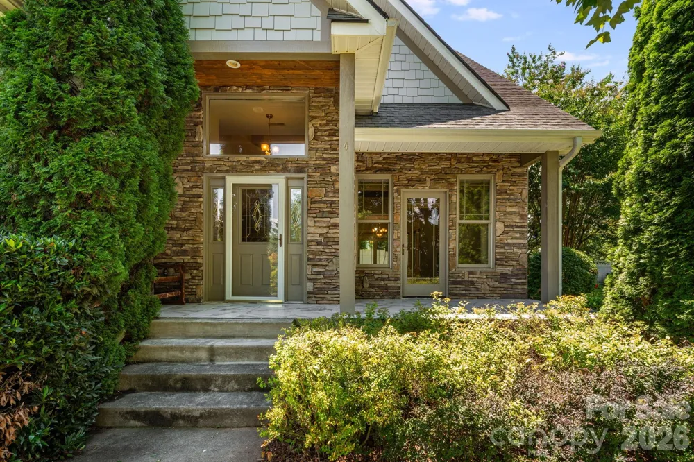4 AMARETTO DRIVE Candler, NC 28715