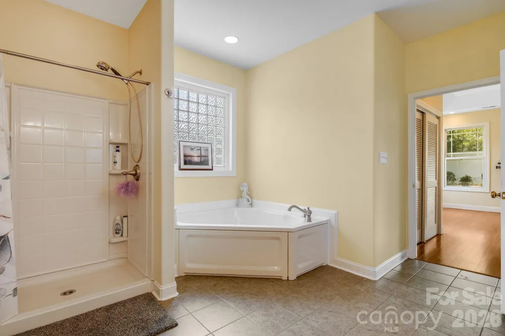 4 AMARETTO DRIVE Candler, NC 28715