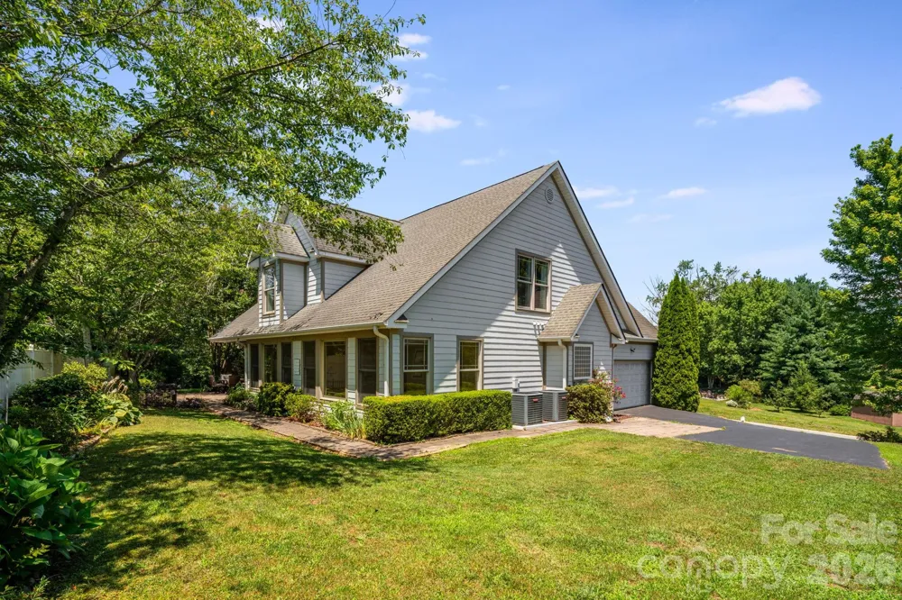 4 AMARETTO DRIVE Candler, NC 28715