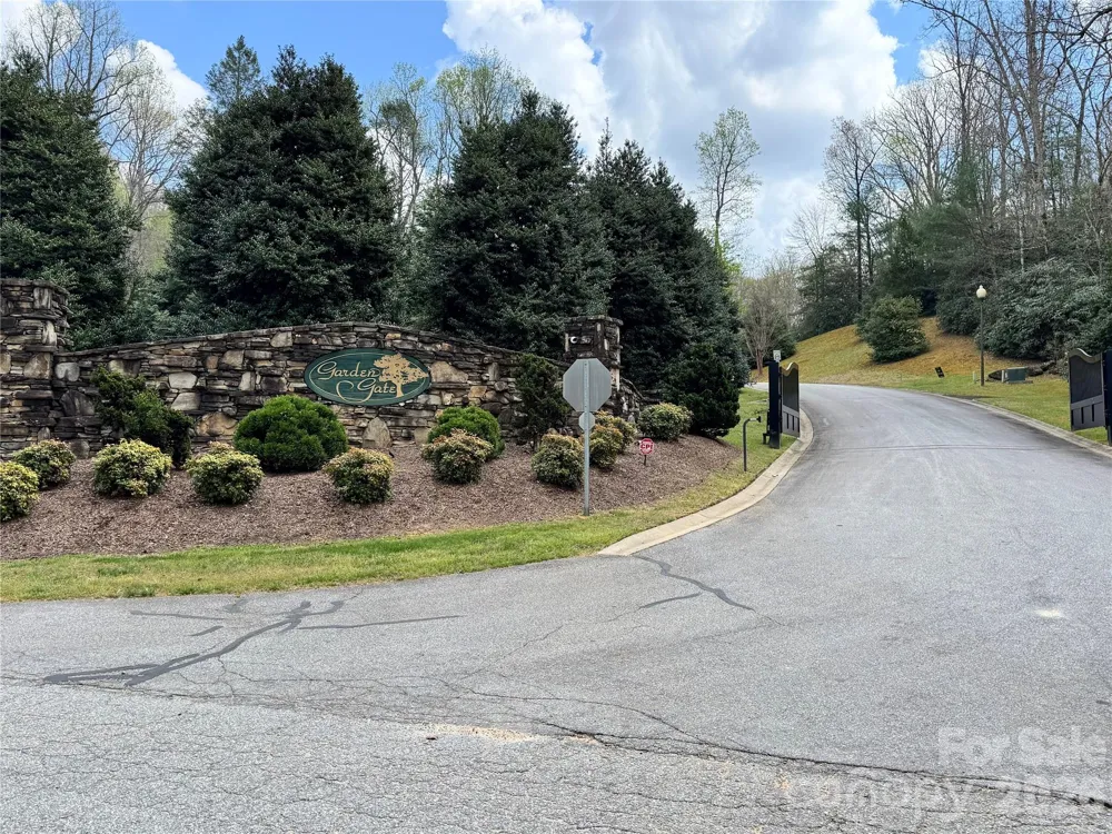 101 Autumn Leaves Way Marietta, SC 29661