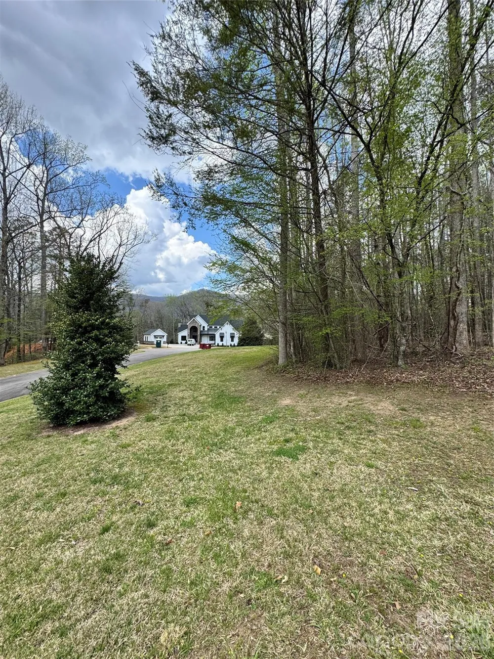 101 Autumn Leaves Way Marietta, SC 29661