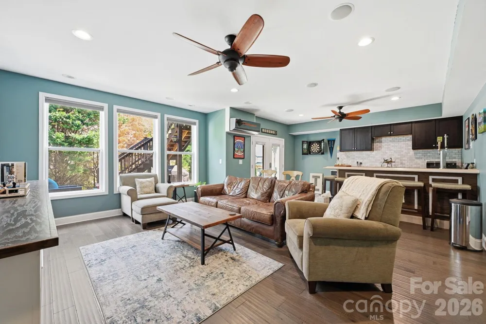 5041 El Molino Drive Charlotte, NC 28214