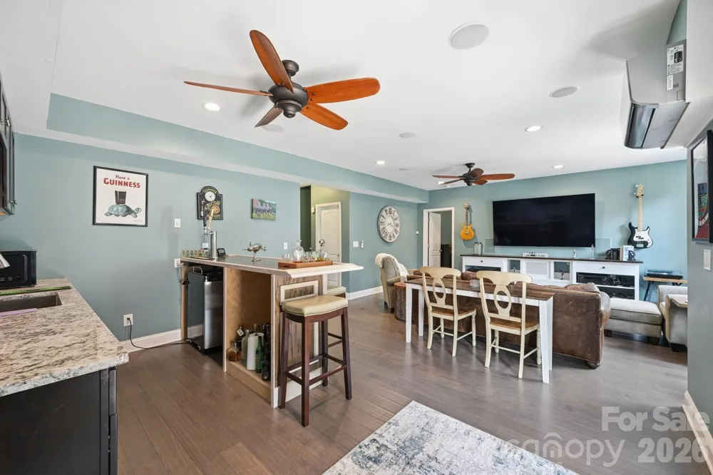 5041 El Molino Drive Charlotte, NC 28214