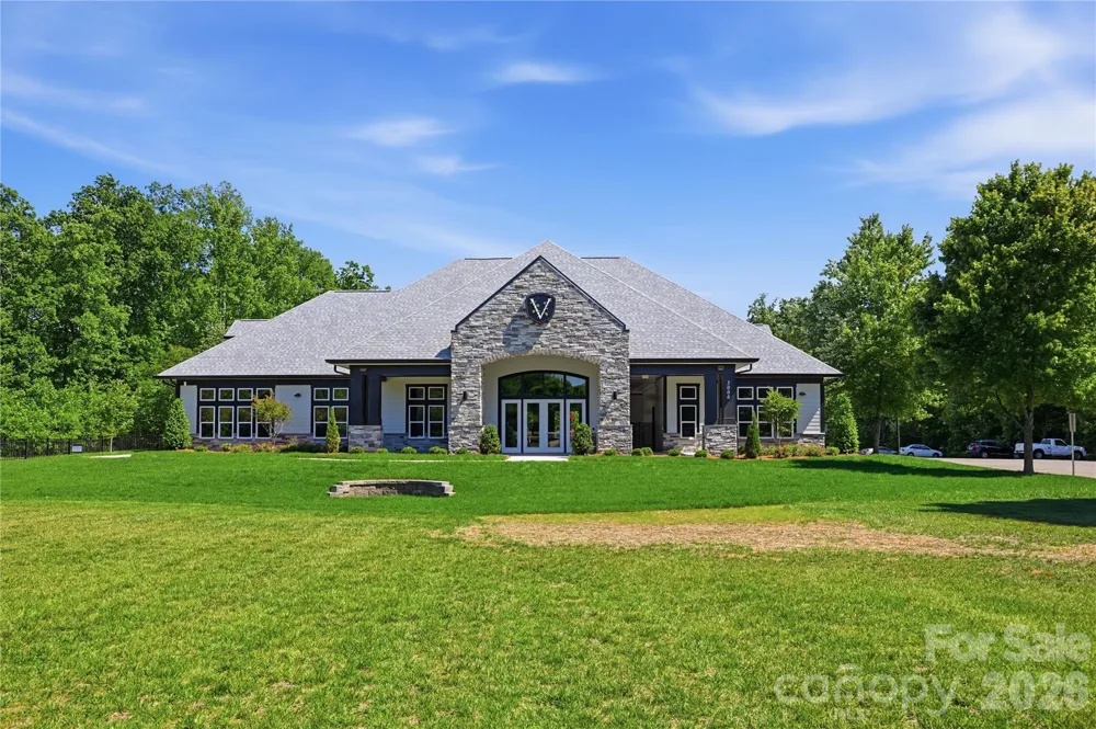 5041 El Molino Drive Charlotte, NC 28214