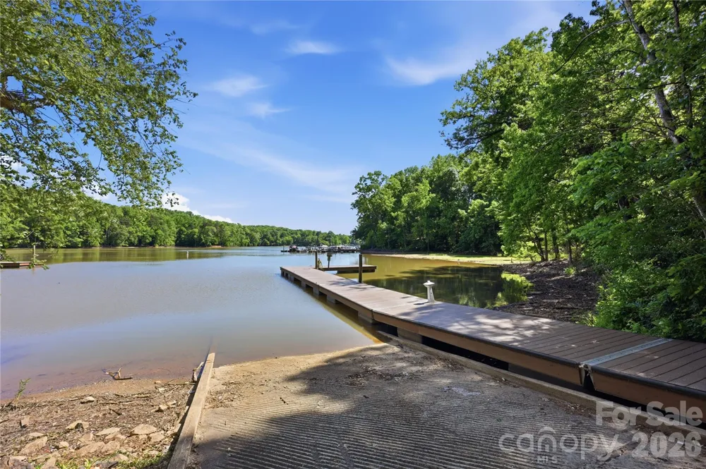5041 El Molino Drive Charlotte, NC 28214