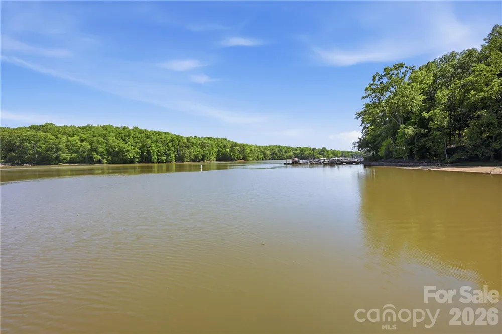 5041 El Molino Drive Charlotte, NC 28214