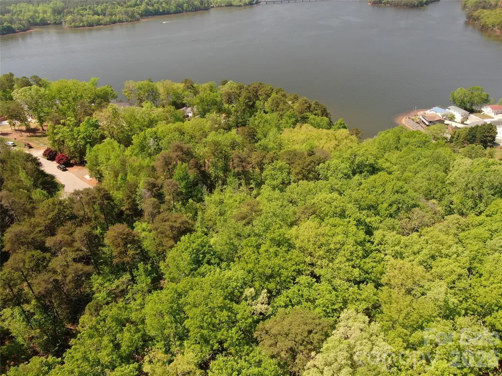 210 Kingfisher Drive New London, NC 28127
