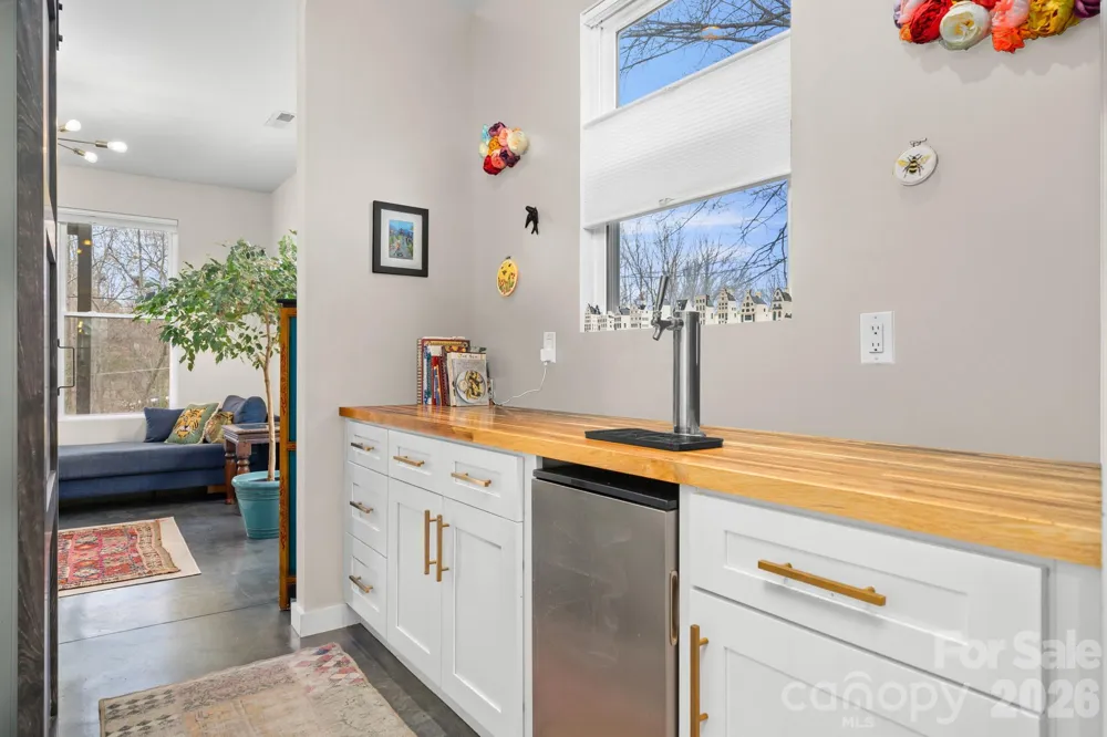 21 Boyd Avenue Asheville, NC 28806
