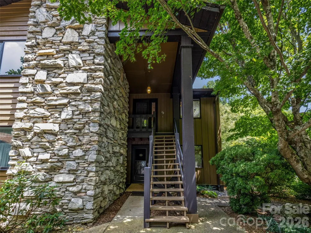 128 Country Ridge Road Hendersonville, NC 28739