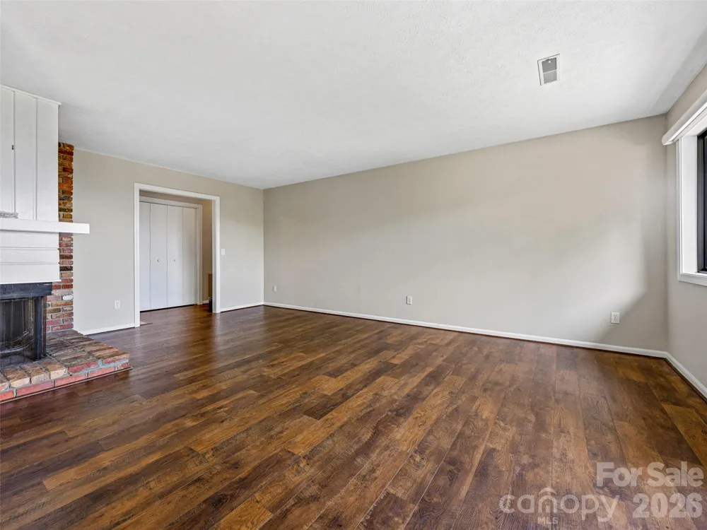 128 Country Ridge Road Hendersonville, NC 28739