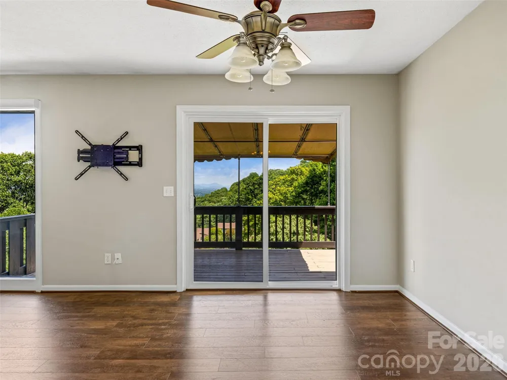 128 Country Ridge Road Hendersonville, NC 28739