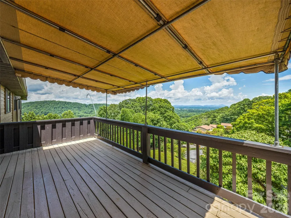 128 Country Ridge Road Hendersonville, NC 28739
