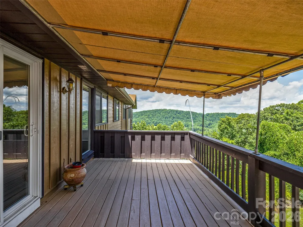 128 Country Ridge Road Hendersonville, NC 28739