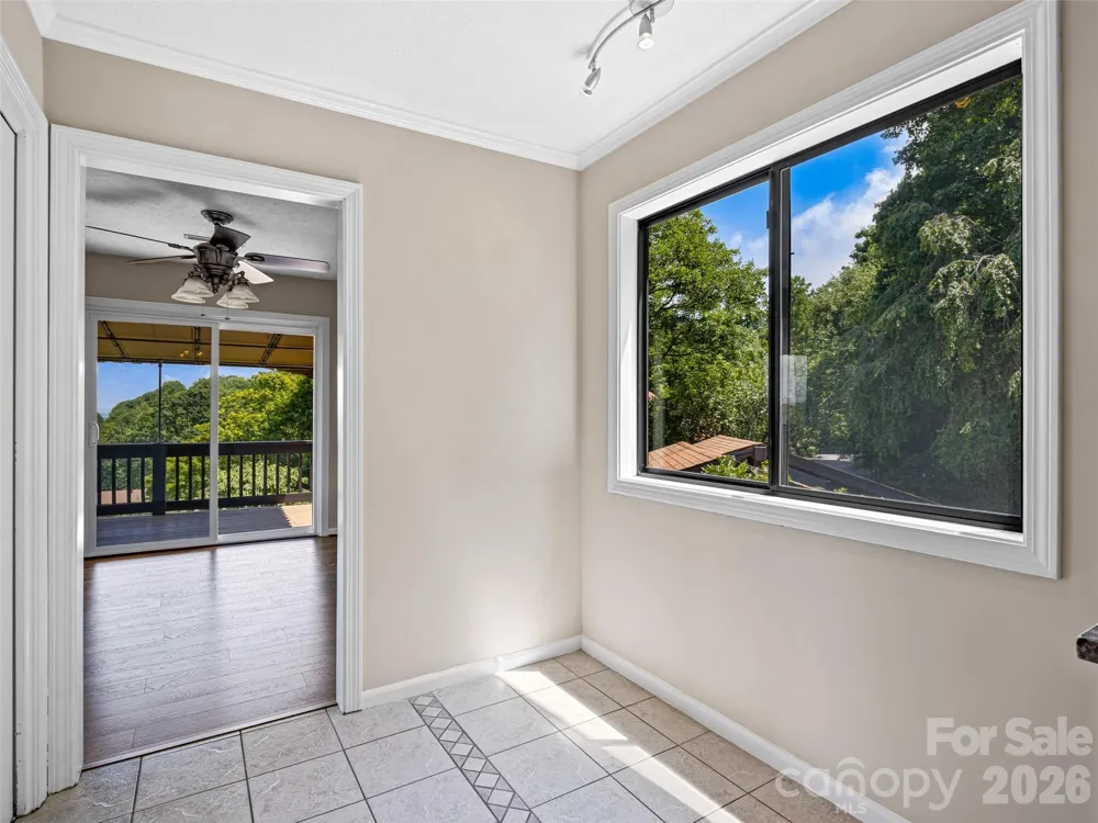 128 Country Ridge Road Hendersonville, NC 28739