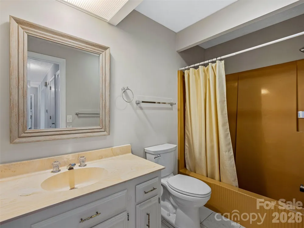 128 Country Ridge Road Hendersonville, NC 28739