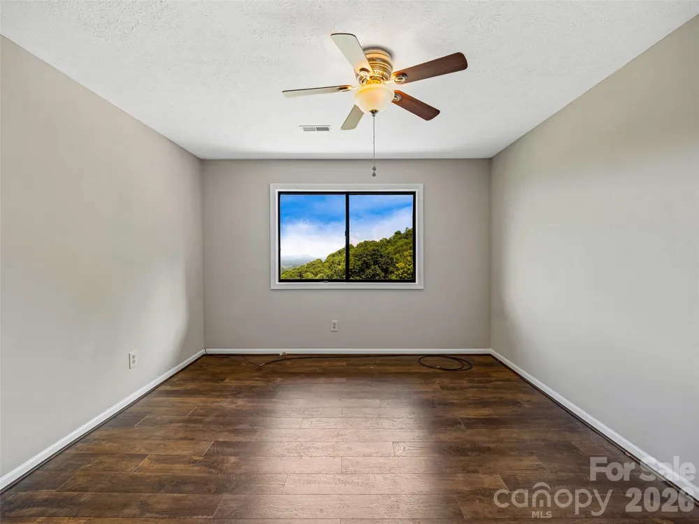 128 Country Ridge Road Hendersonville, NC 28739