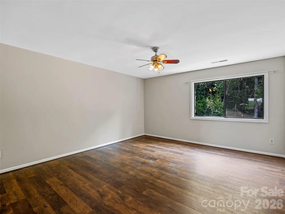 128 Country Ridge Road Hendersonville, NC 28739