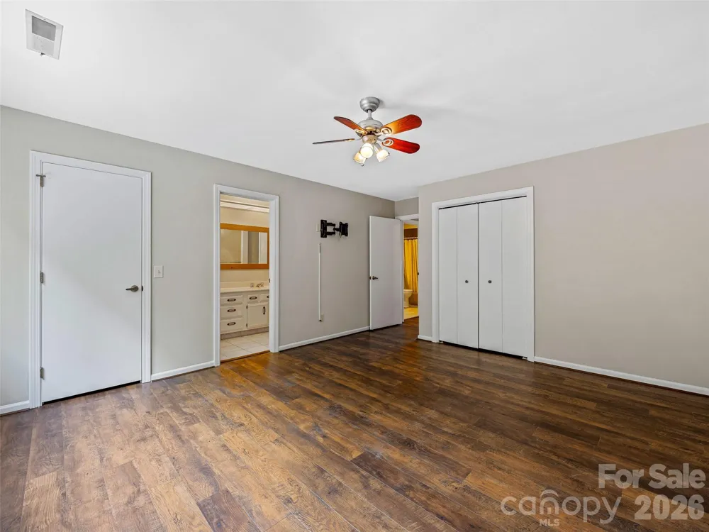 128 Country Ridge Road Hendersonville, NC 28739