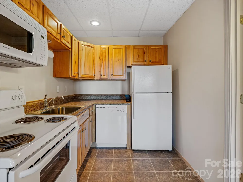 128 Country Ridge Road Hendersonville, NC 28739