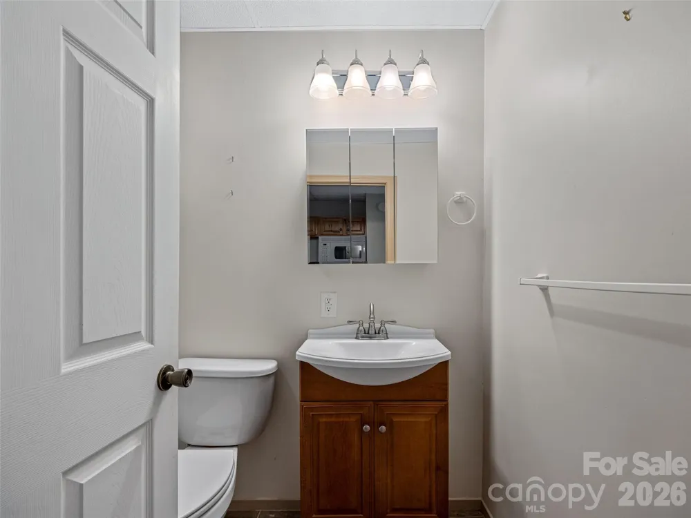 128 Country Ridge Road Hendersonville, NC 28739