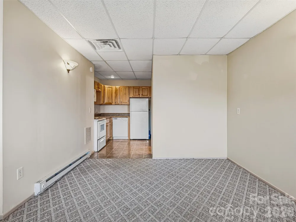 128 Country Ridge Road Hendersonville, NC 28739