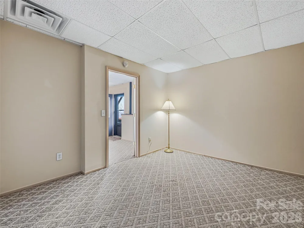 128 Country Ridge Road Hendersonville, NC 28739