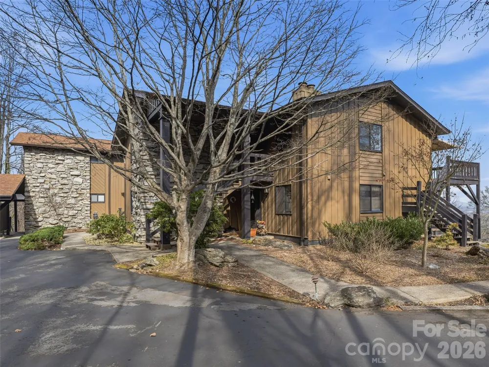 128 Country Ridge Road Hendersonville, NC 28739