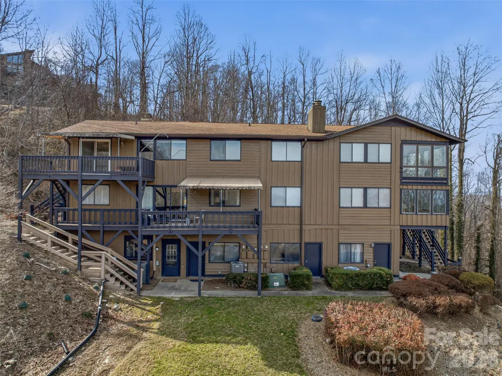 128 Country Ridge Road Hendersonville, NC 28739