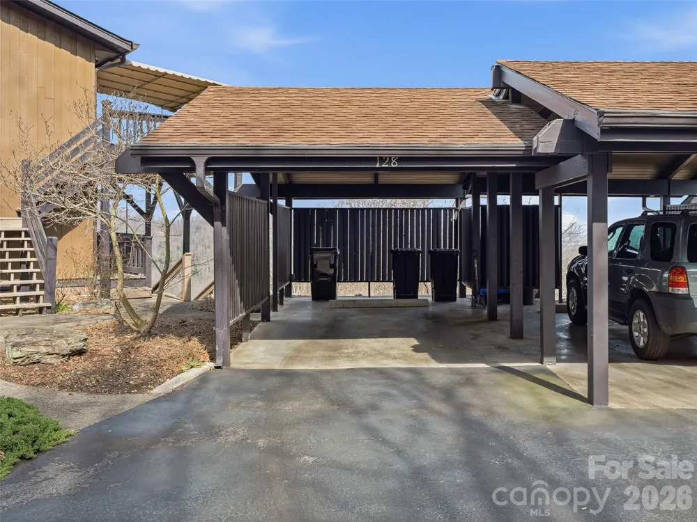 128 Country Ridge Road Hendersonville, NC 28739