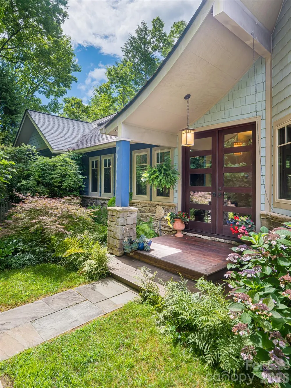 935 Whites Lake Boulevard Saluda, NC 28773