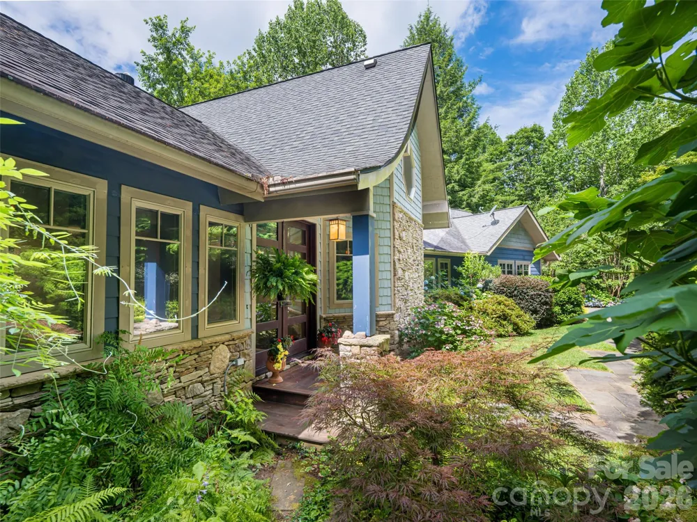 935 Whites Lake Boulevard Saluda, NC 28773