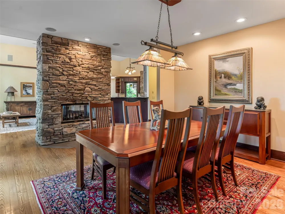 935 Whites Lake Boulevard Saluda, NC 28773