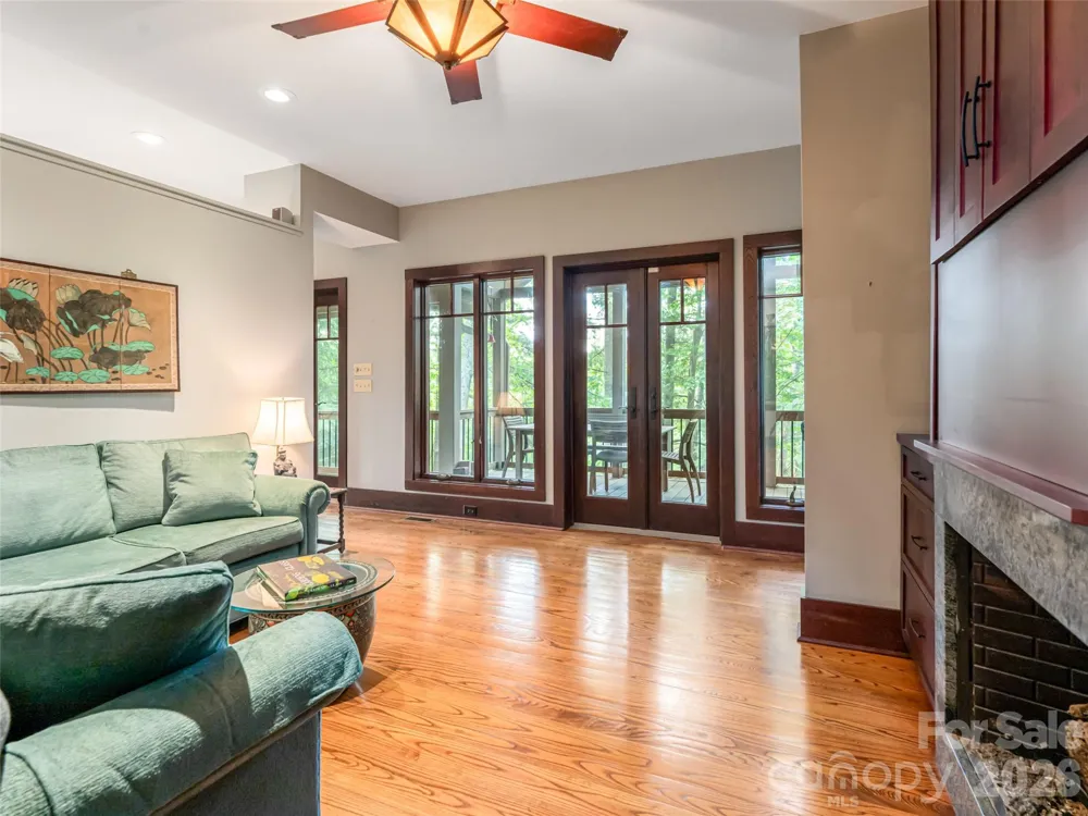 935 Whites Lake Boulevard Saluda, NC 28773