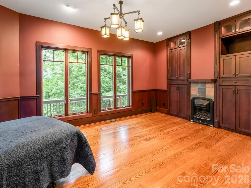 935 Whites Lake Boulevard Saluda, NC 28773
