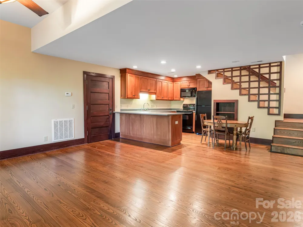 935 Whites Lake Boulevard Saluda, NC 28773