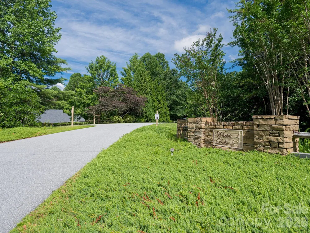 935 Whites Lake Boulevard Saluda, NC 28773